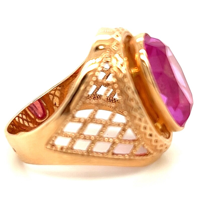 synthetic pink sapphire ring in 14ct gold
