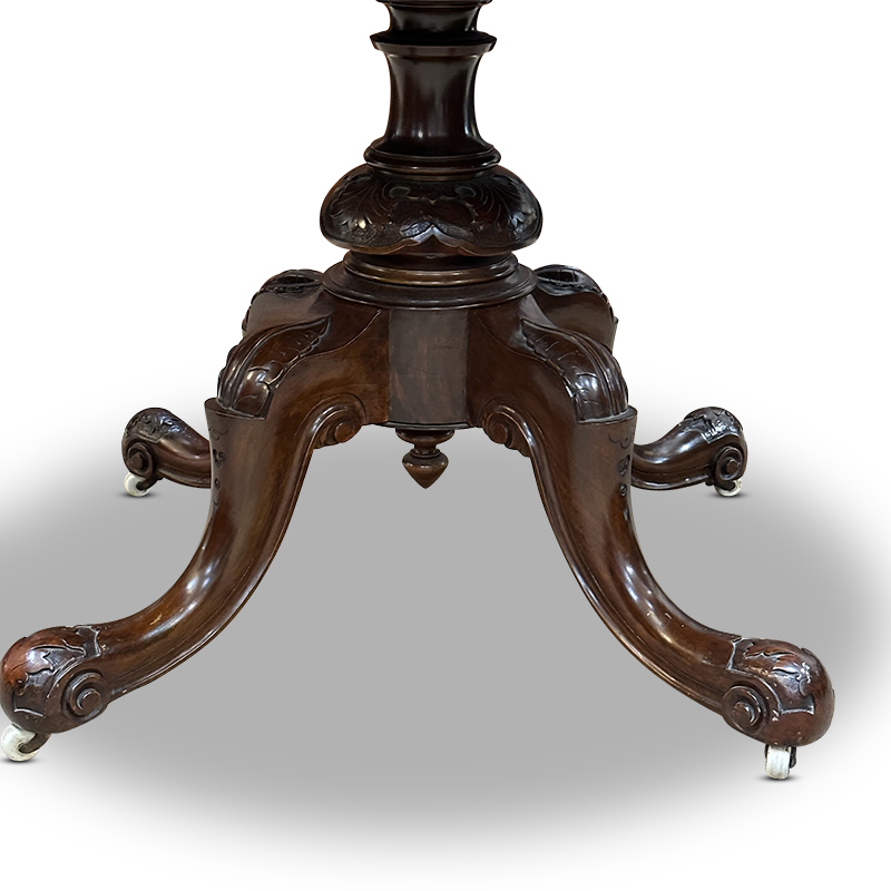 Antique Burr walnut oval shaped loo table