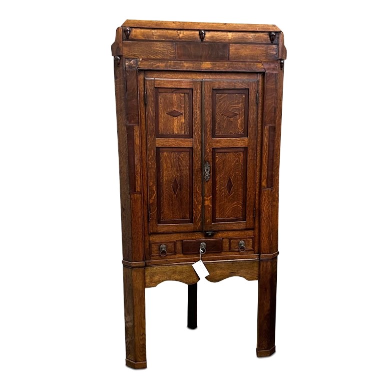 Country oak corner cabinet c.1820