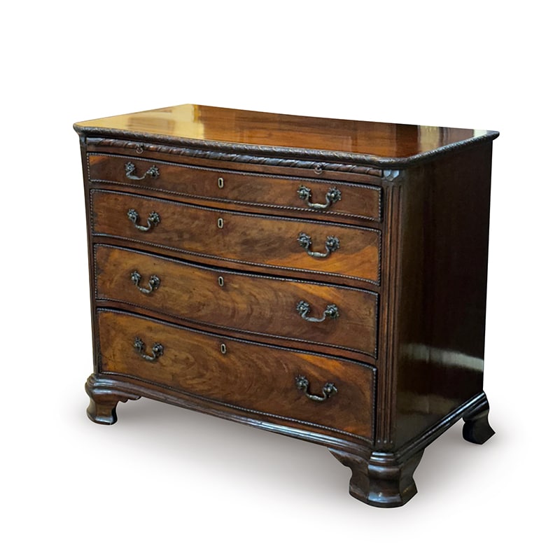 Georgian mahogany 4 drawer Serpentine chest