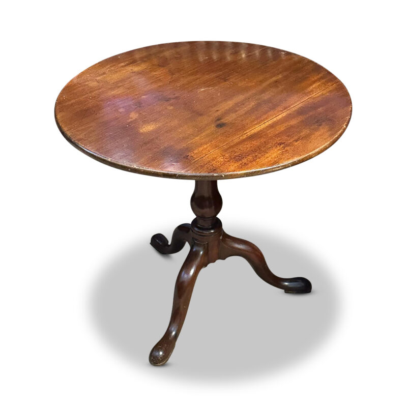 Georgian mahogany tilt top table with pedestal base c.1810