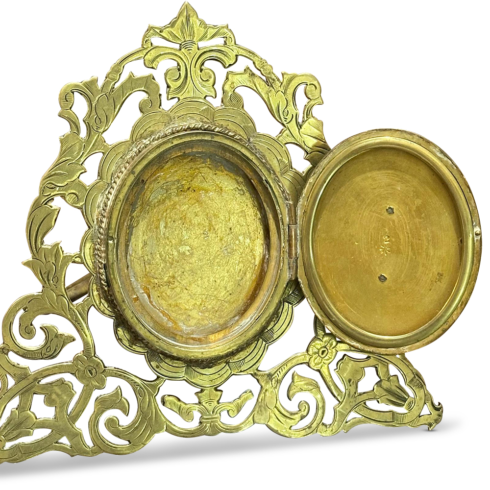 Victorian brass picture frame with cabochon agate c.1890