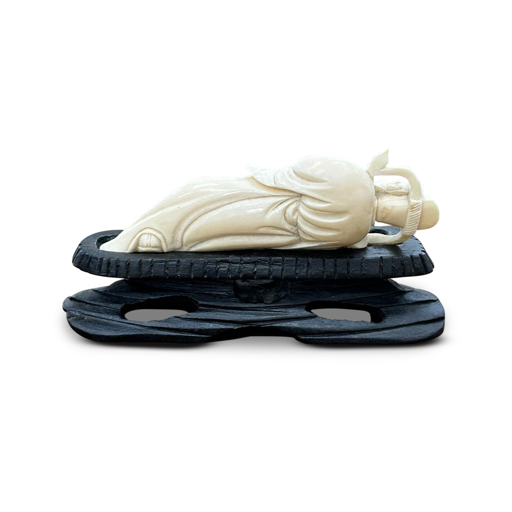 oriental ivory figure of gentleman rear c.1940