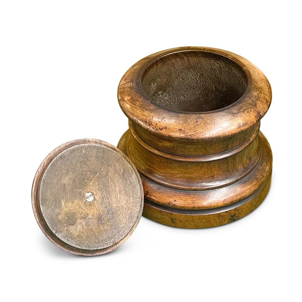 Turned 19th century english walnut round box with original patination c.1860