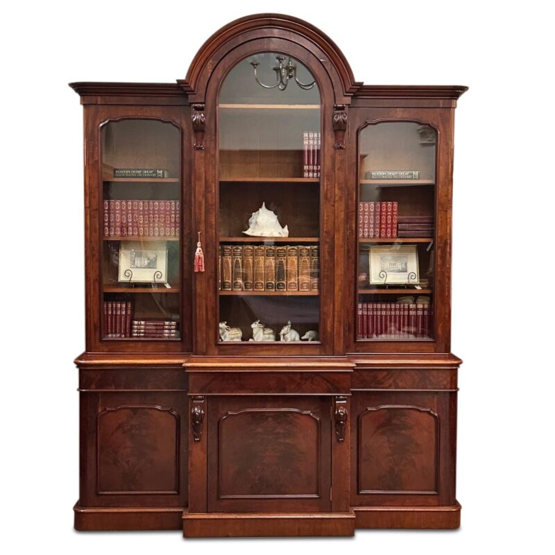Superb-quality-English-mahogany-3-door-breakfront-bookcase-with-arched-top-c.1860
