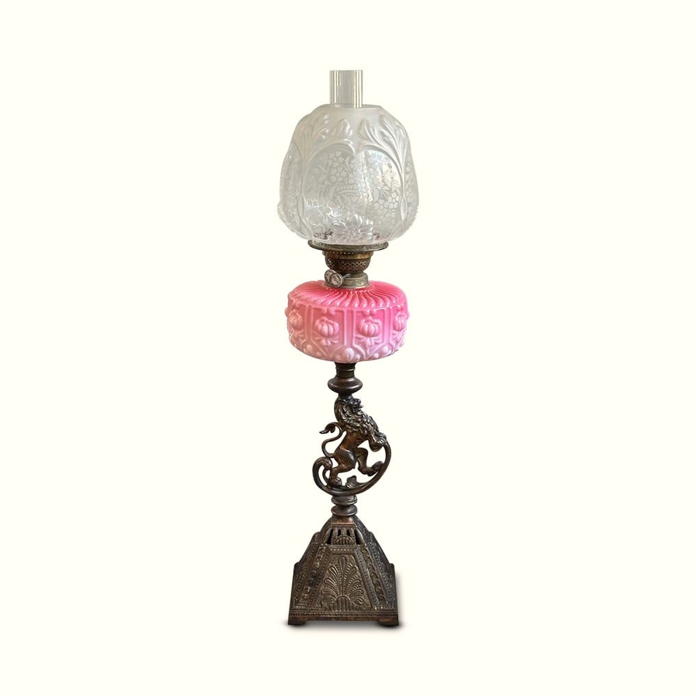 Late 19th century double burner pink banquet lamp with original frosted shade c.1890