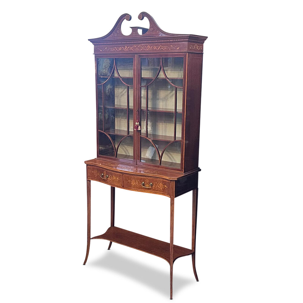 Superb English 2 door 2 drawer mahogany serpentine fronted display cabinet with fine marquetry inlays by Edwards & Roberts c.1890
