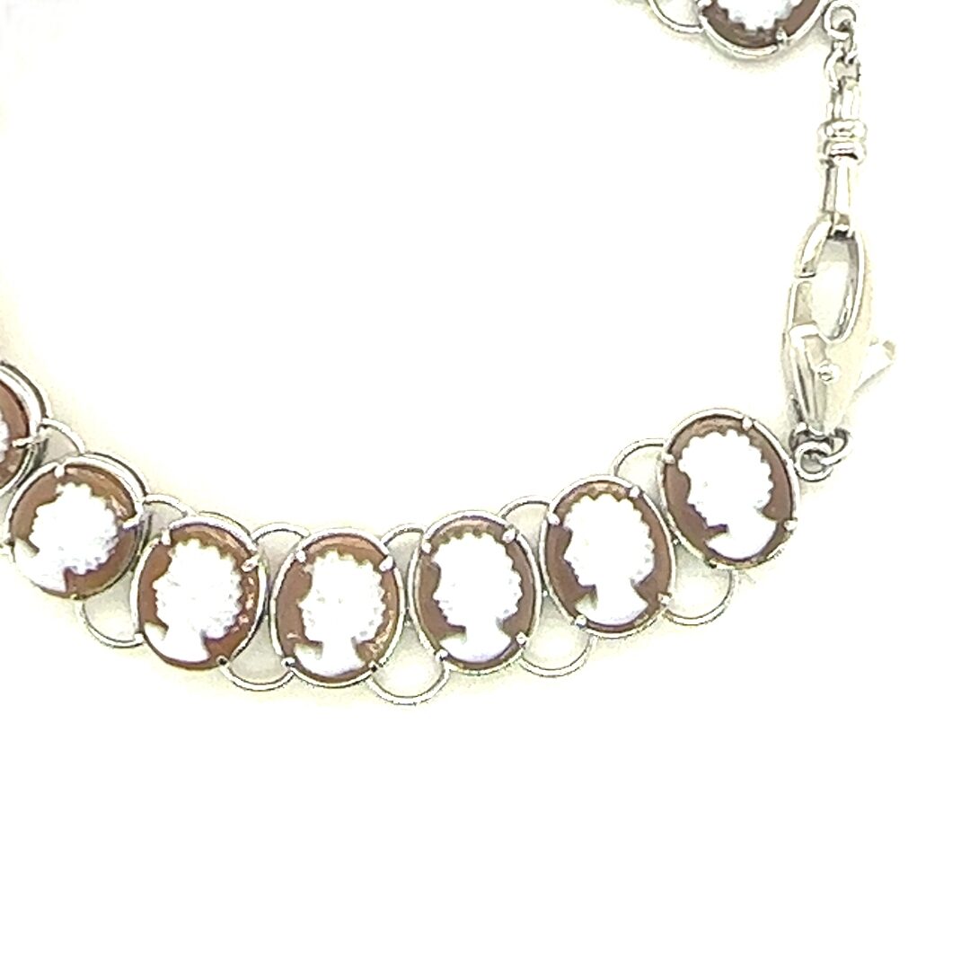 18ct white gold and platinum cameo bracelet