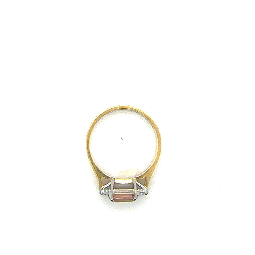 18ct yellow gold and topaz ring with 4 diamonds