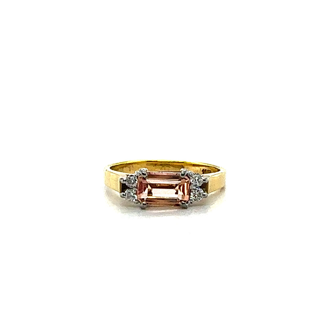 18ct yellow gold and topaz ring with 4 diamonds