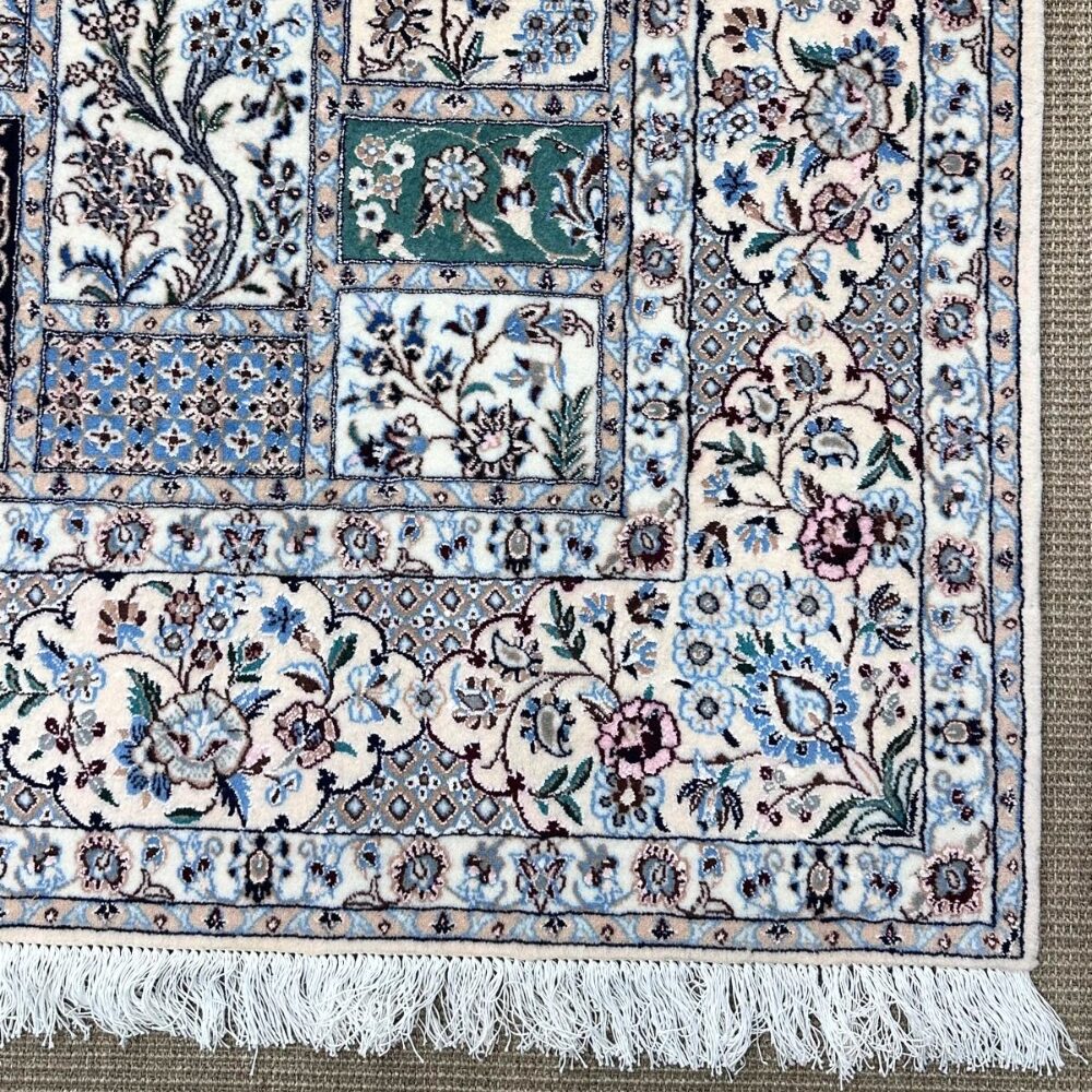 Nain Persian carpet 155 x 255cm