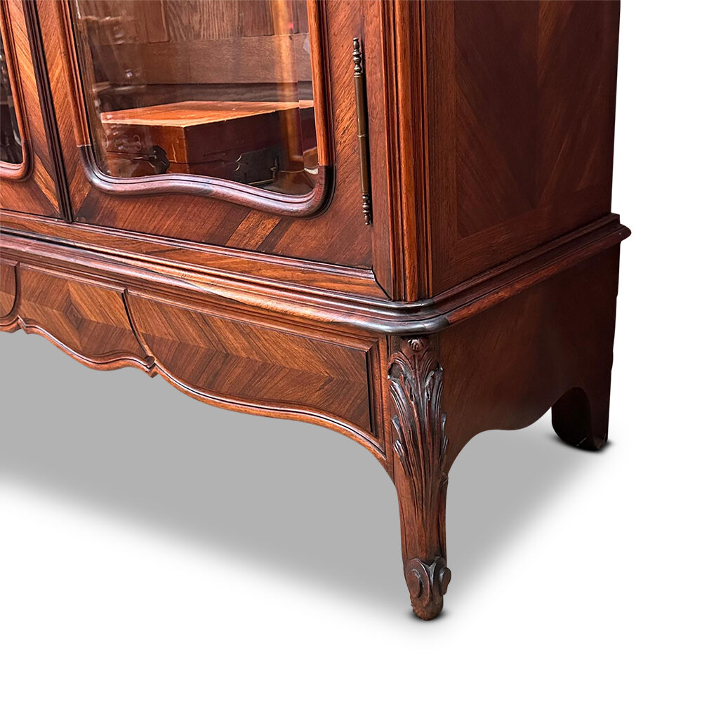 French rosewood Louis XV style two door display armoire with cross banding c.1890