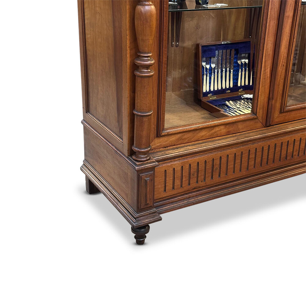 Louis XV style French walnut 2 door display armoire c.1890