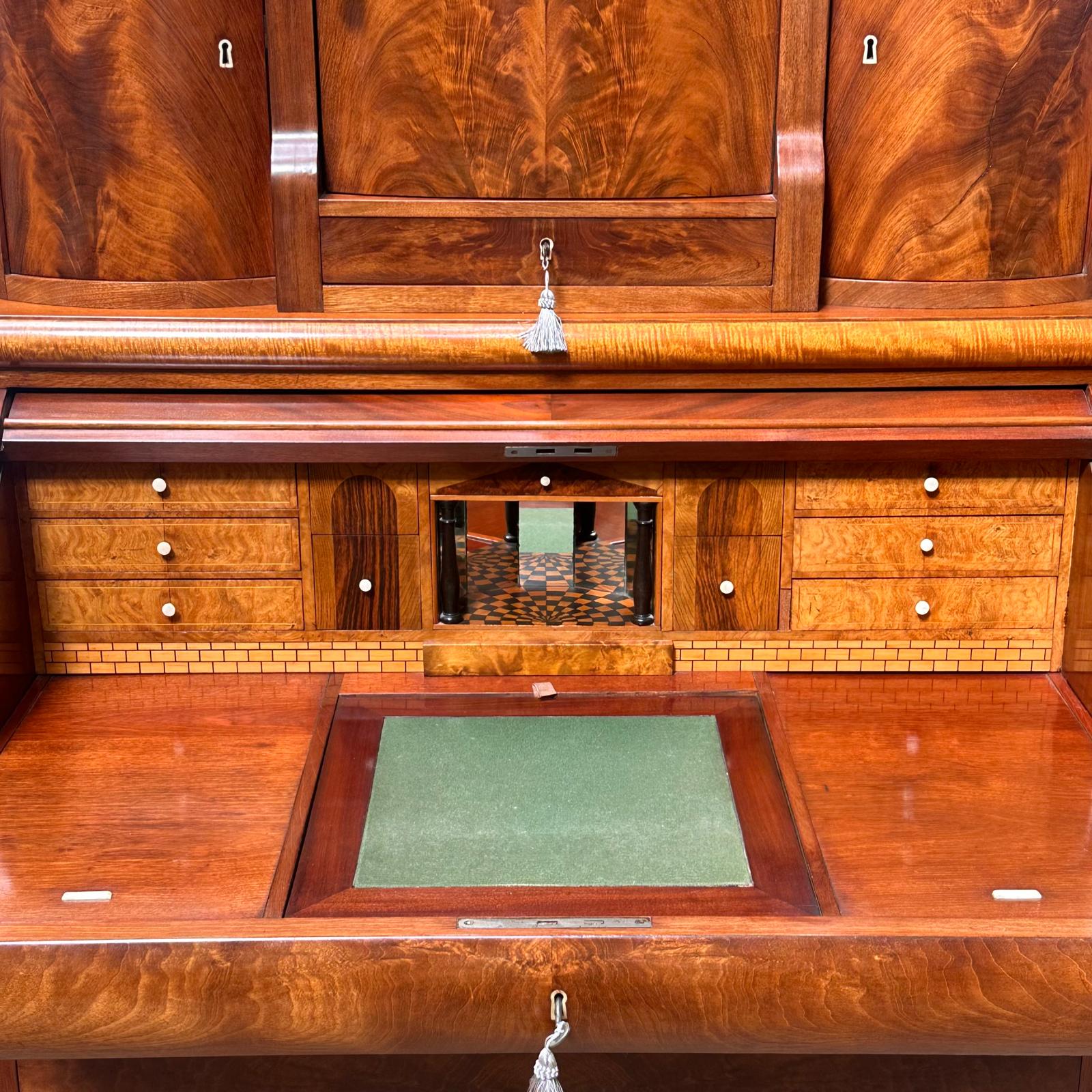 Superb quality Biedermeyer flame mahogany secretaire c.1870 interior