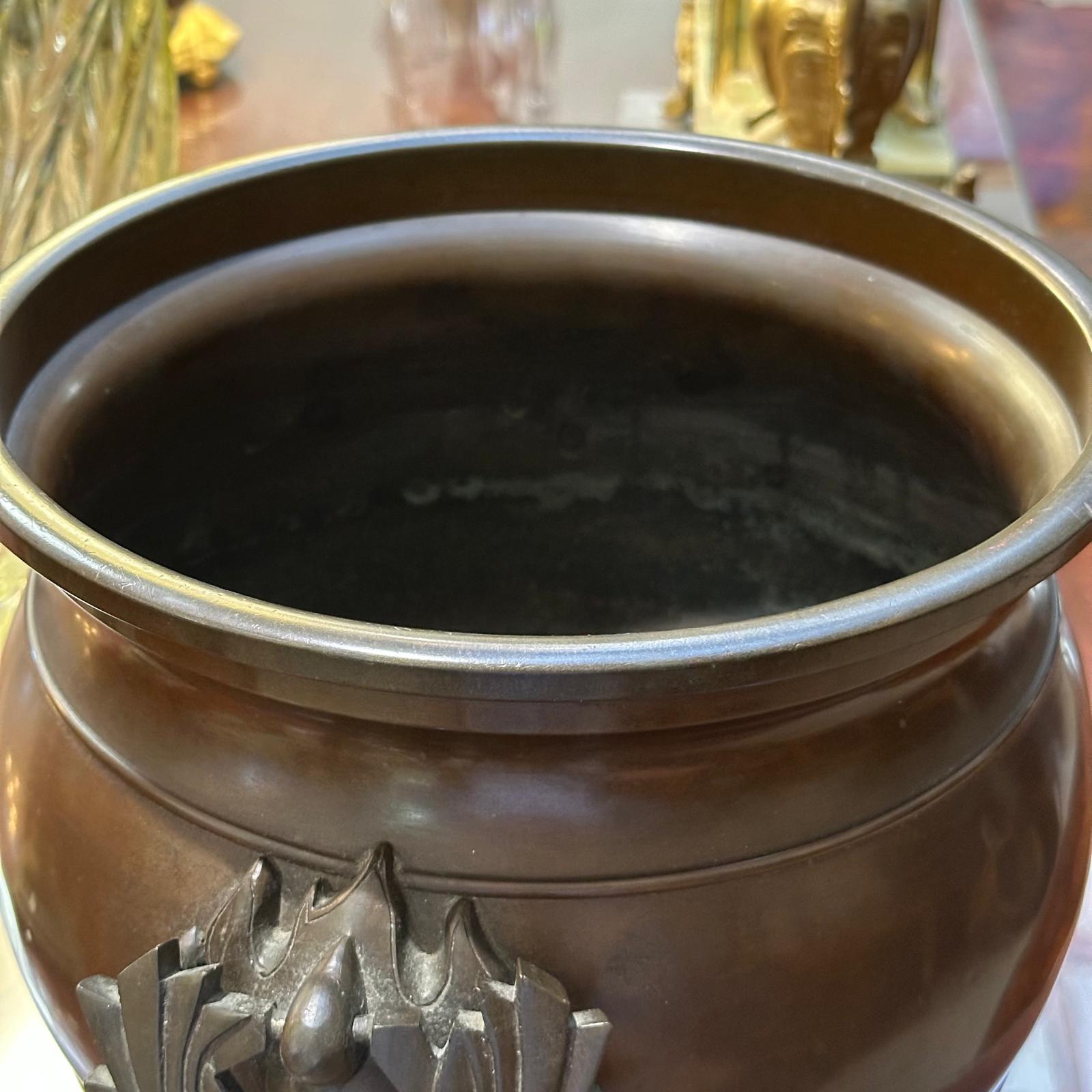 Early 20th Century bronze Japanese Hibachi double handled jardiniere