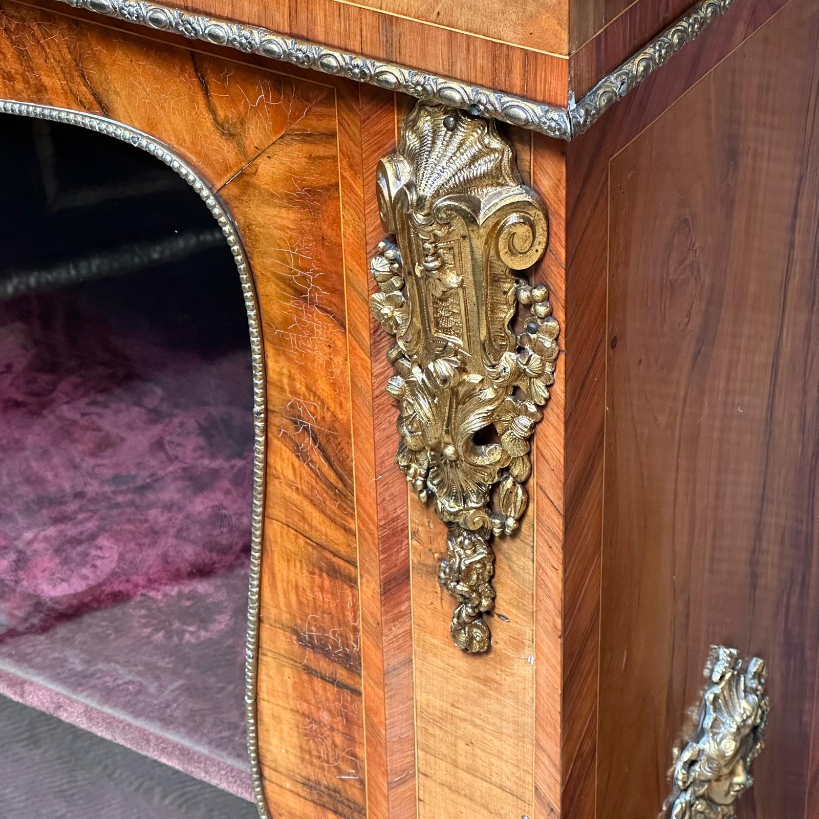 19th century French walnut single door display cabinet with crossbanding and gilt bronze mounts c.1870