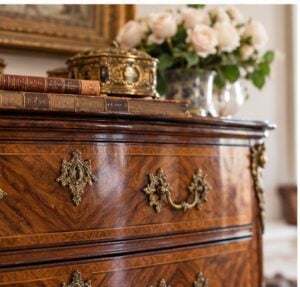 Clearing a Deceased Estate: Auction vs Selling Directly to an Antique Dealer